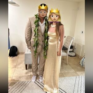 Gorgeous gold Lulu’s maxi💛